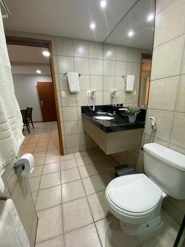 Excelente Flat com dois quartos no condomínio Metropolis - I