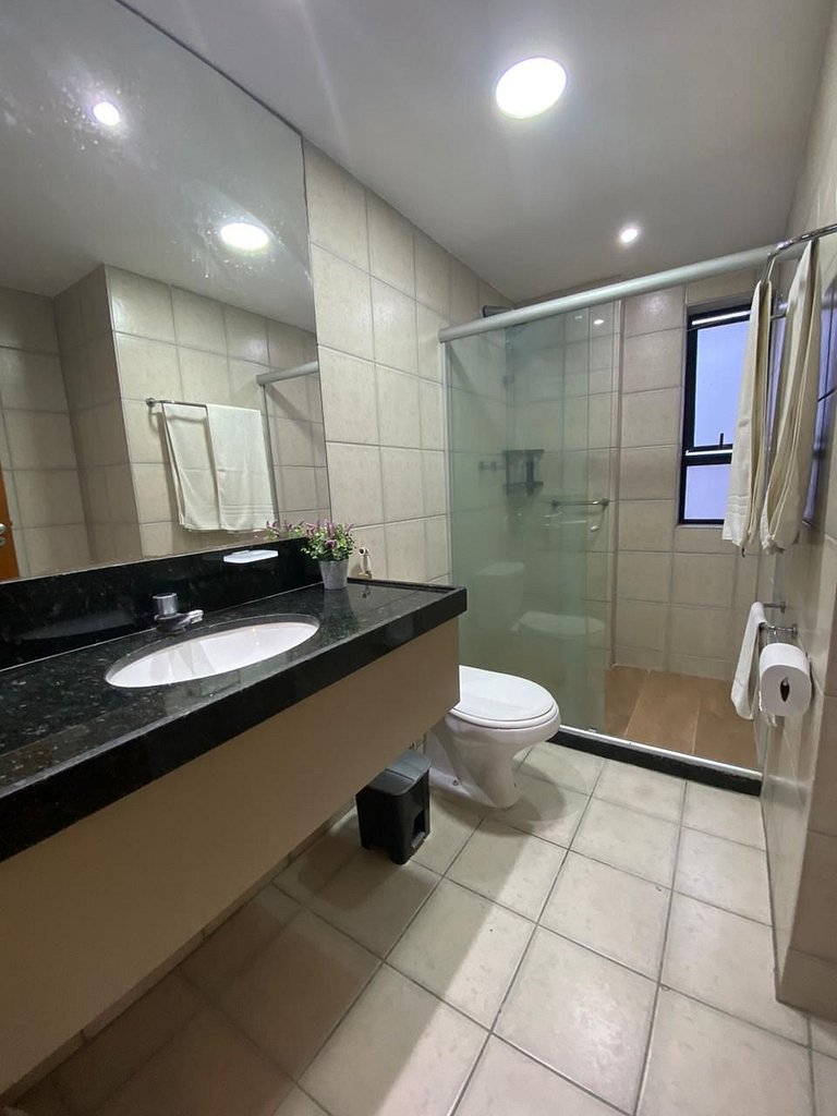 Excelente Flat com dois quartos no condomínio Metropolis - I