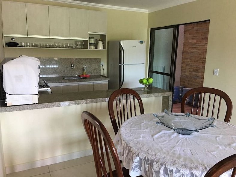 Piso en planta baja con dos suites (hasta 8 personas) en Can